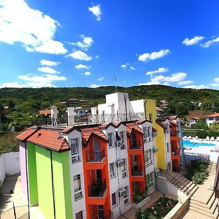 Red Zebra Apartments Apartment *