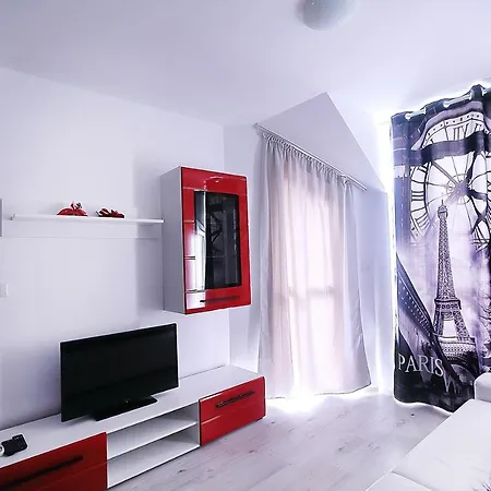 Red Zebra Apartments *