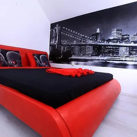 Red Zebra Apartments Apartment *