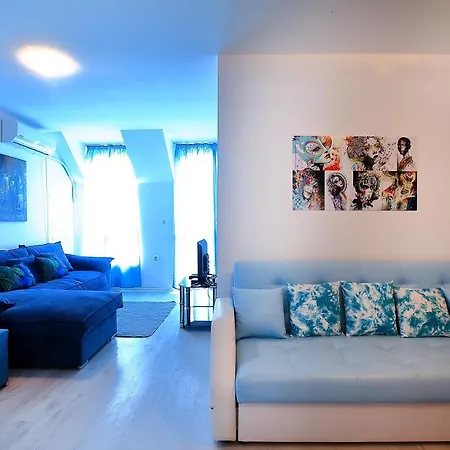Red Zebra Apartments *