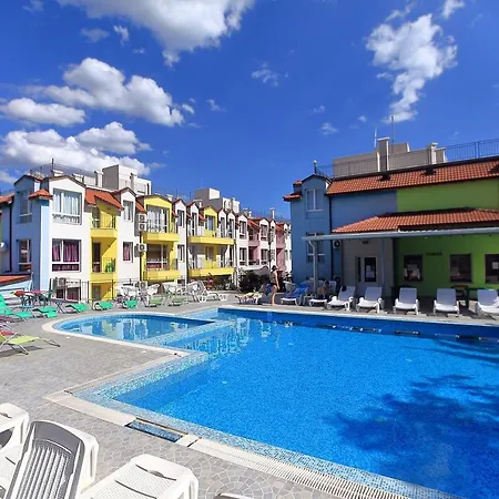 Red Zebra Apartments Apartment *