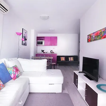Red Zebra Apartments * Balchik