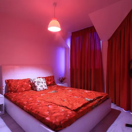 Red Zebra Apartments *