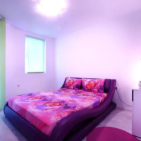 Red Zebra Apartments Balchik